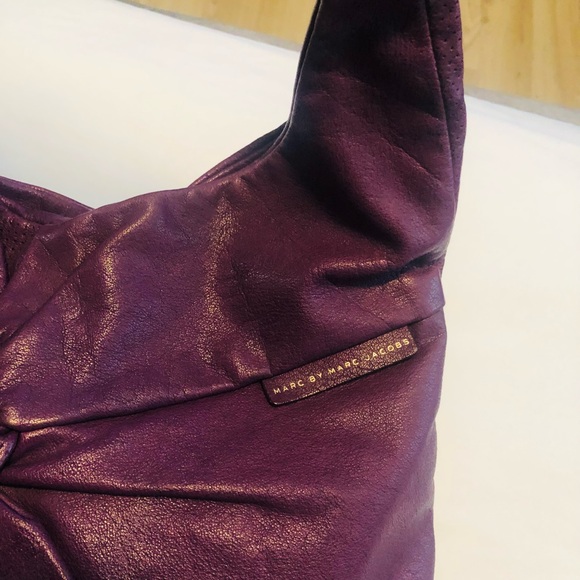 Marc By Marc Jacobs Purple Perforated Leather Large Shoulder Bag💜💙 - Picture 8 of 15